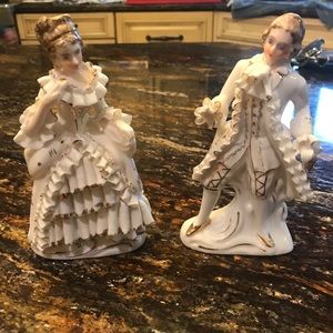 Romeo and Juliet figurines